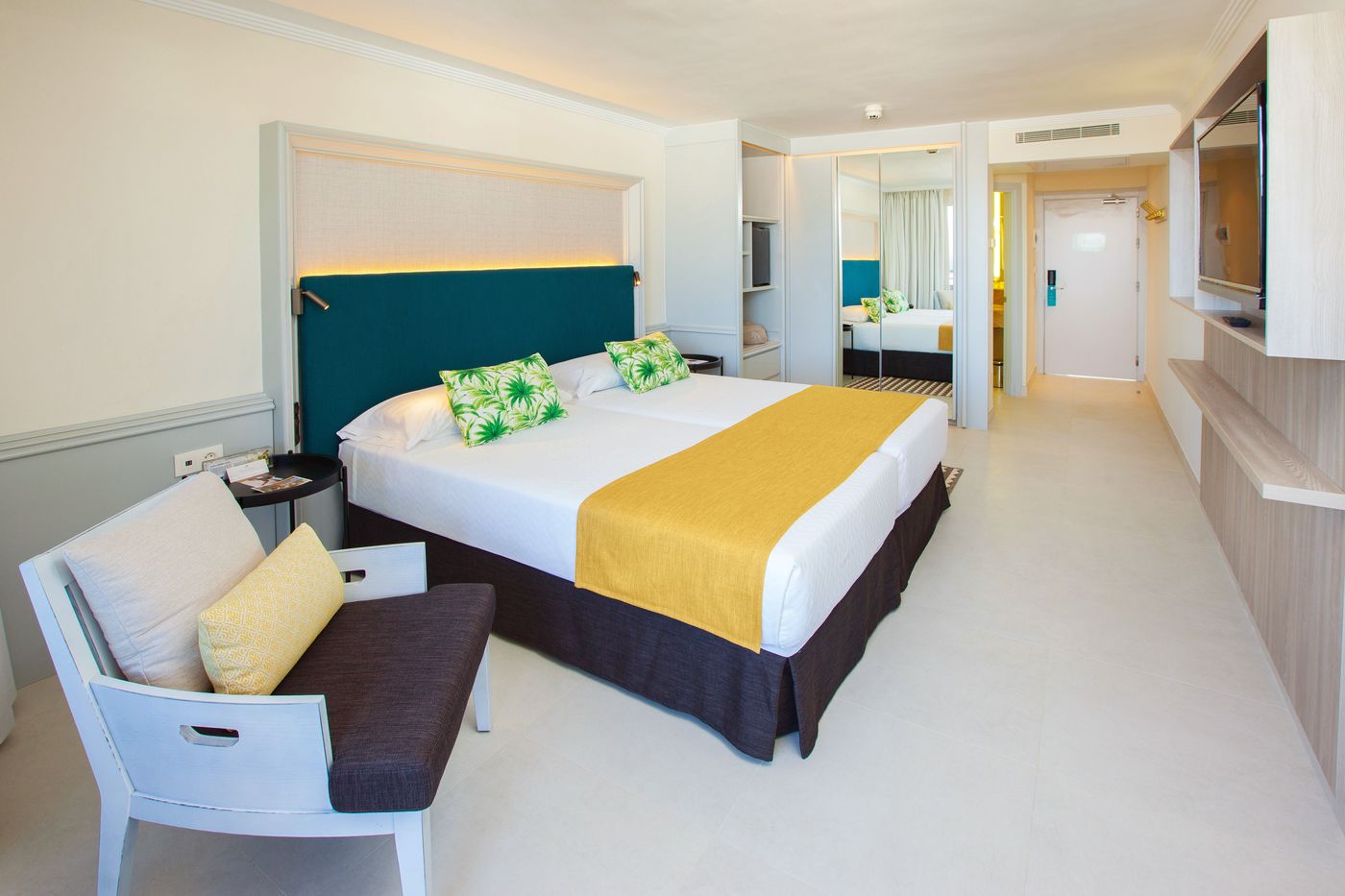 Corallium-Dunamar-by-Lopesan-Hotels-Room-26