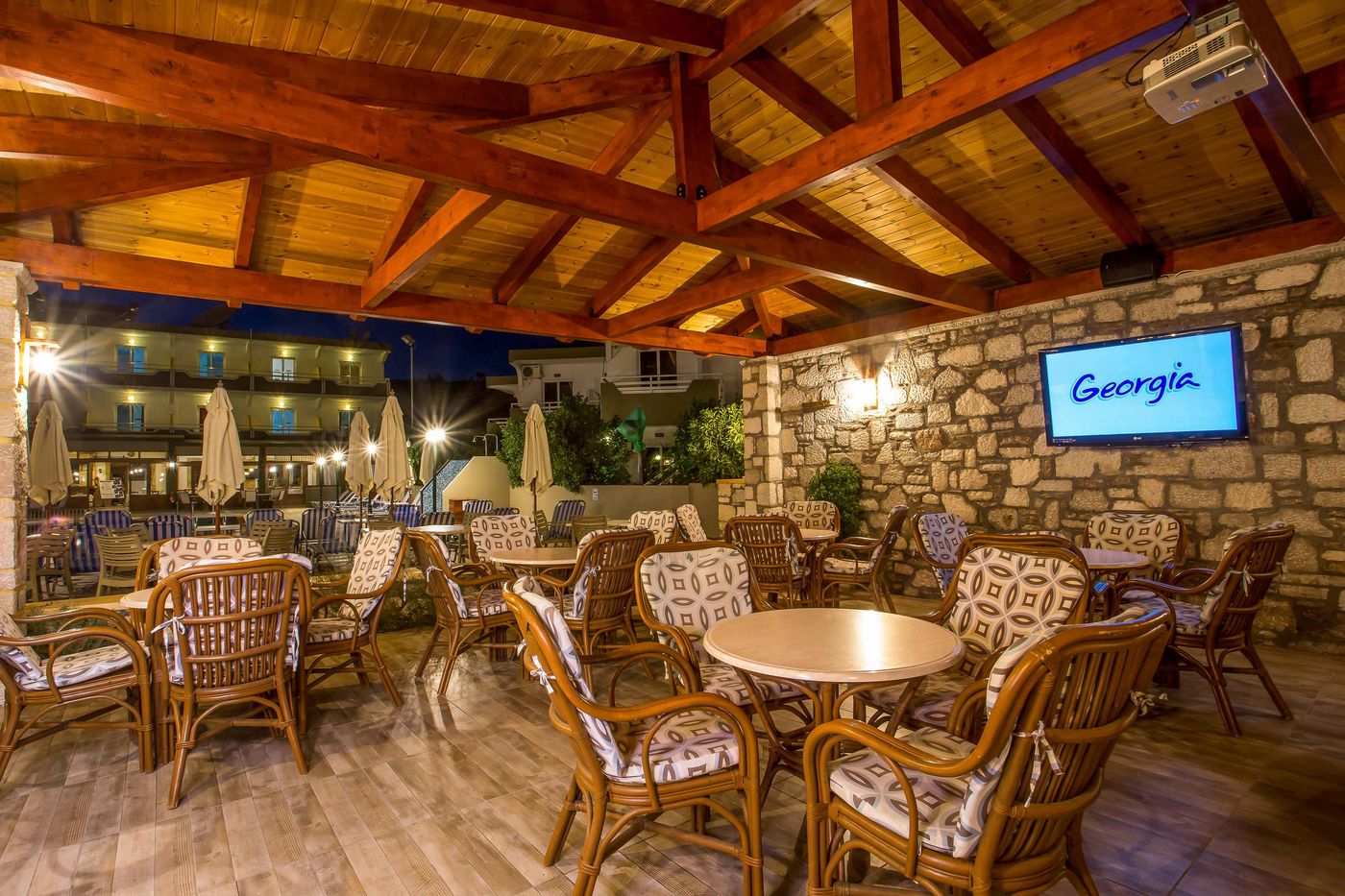 Georgia-Apartments-Bar-26