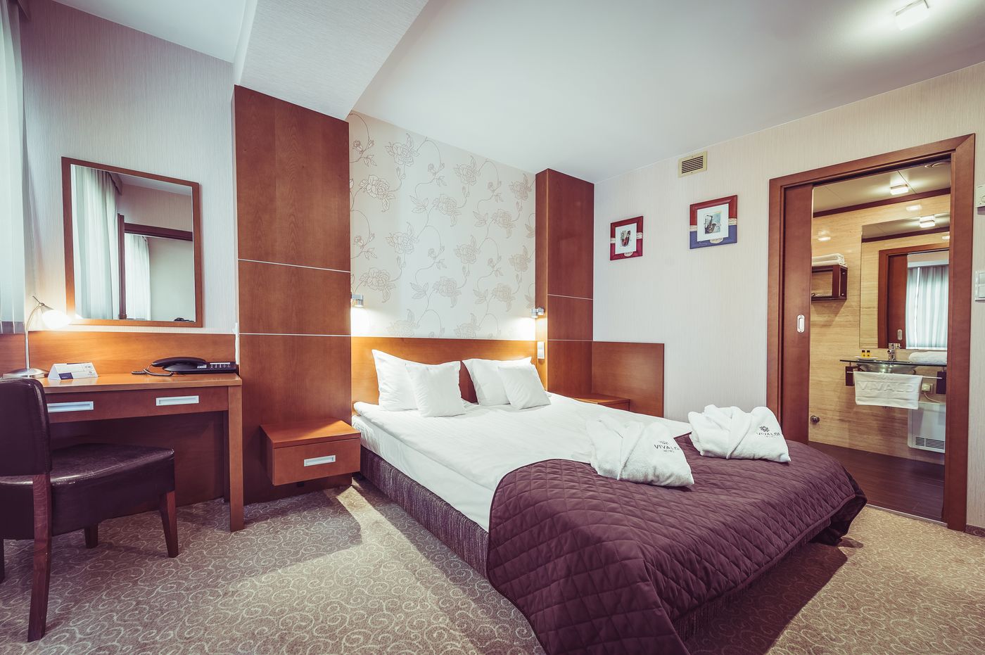 Vivaldi-Poland-POZNAN-Room-6