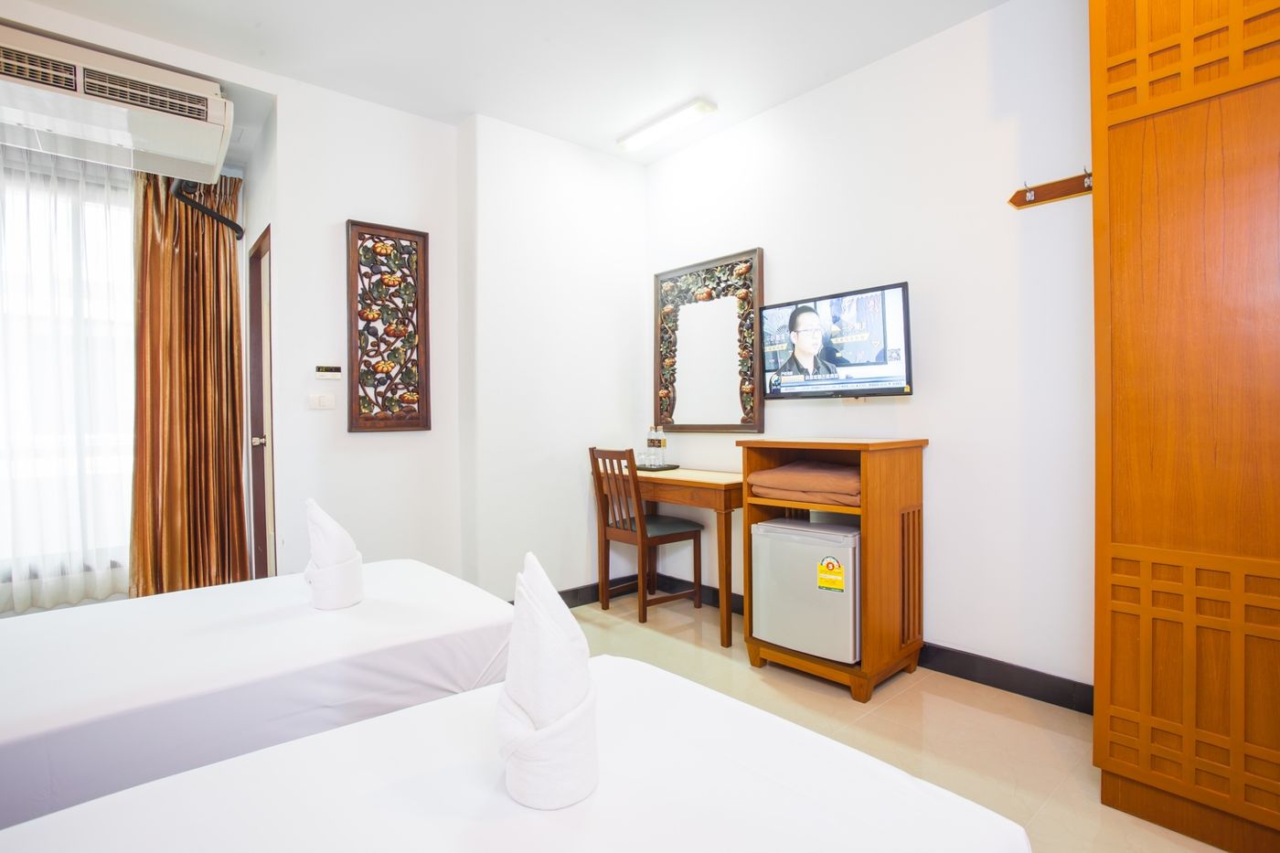 New-Siam-Palace-Ville-Hotel-Room-16