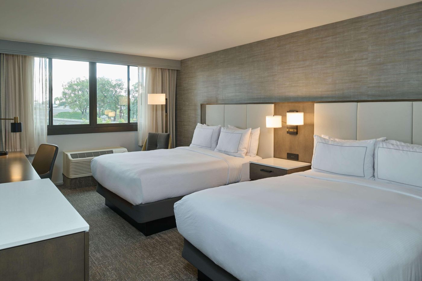 Doubletree-by-Hilton-Buena-Park-Room-15