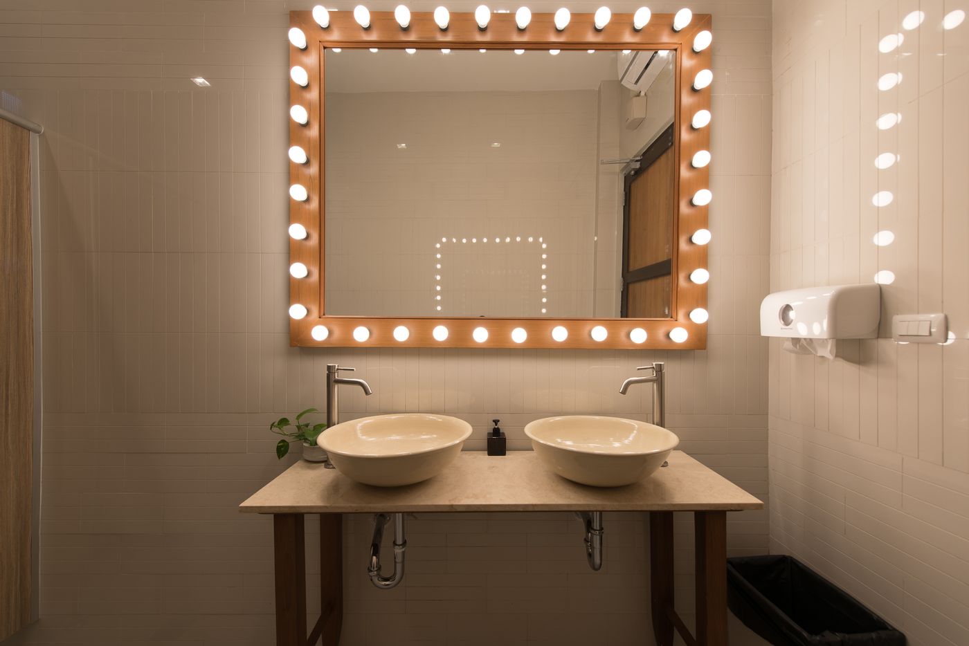 Prince Theatre Heritage Stay Hostel - Silom-Thailand-Bangkok-General view-1