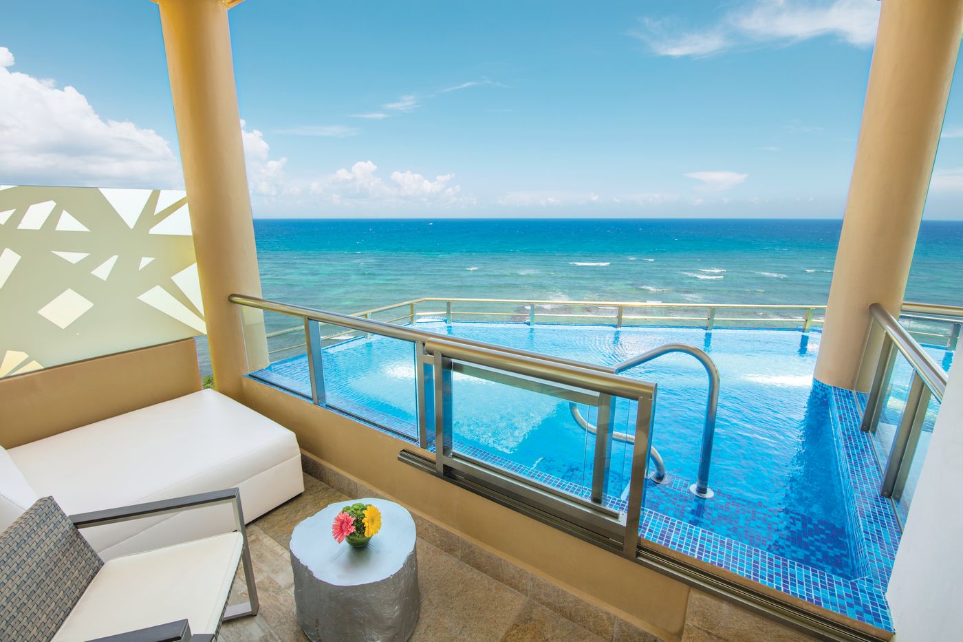 El-Dorado-Seaside-Suites-by-Karisma-Room-15