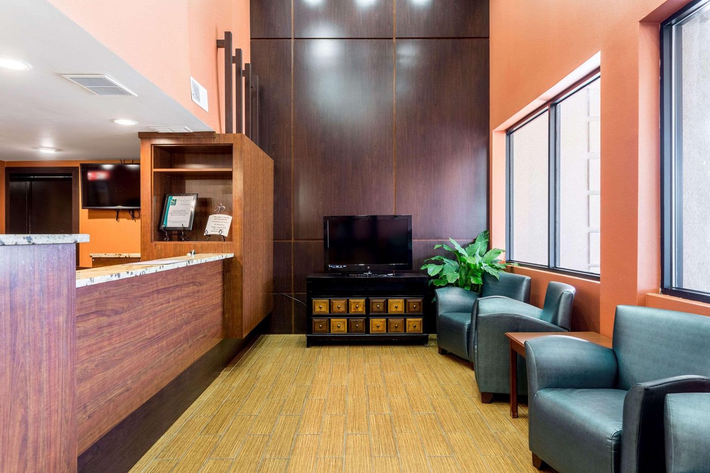 Comfort Inn & Suites Nashville Stadium-United States-NASHVILLE-Lobby-9