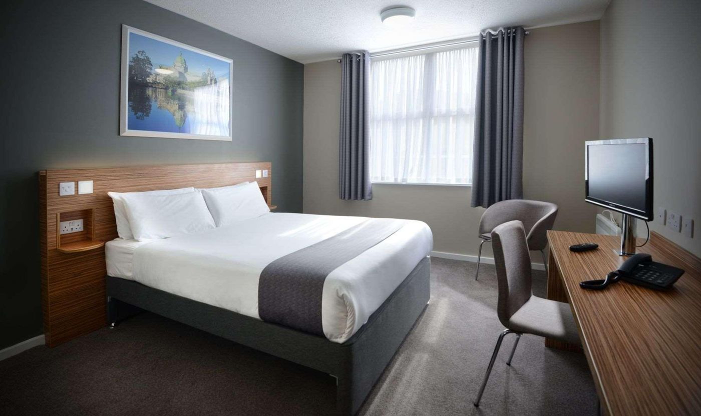 Travelodge Plus Galway-Ireland-GALWAY-Room-9