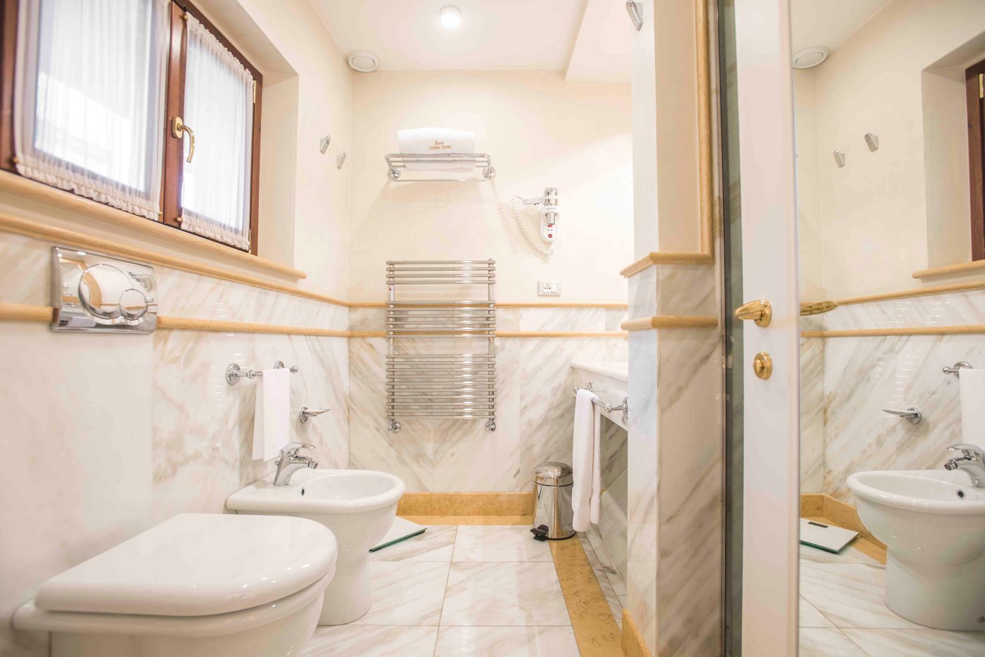 Golden-Tower-Hotel---Spa-Room-77