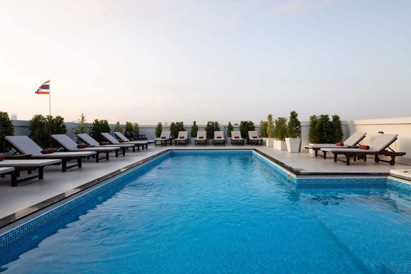 The-Mulberry-Bangkok-Hotel-Khaosan-Road-Pool-4