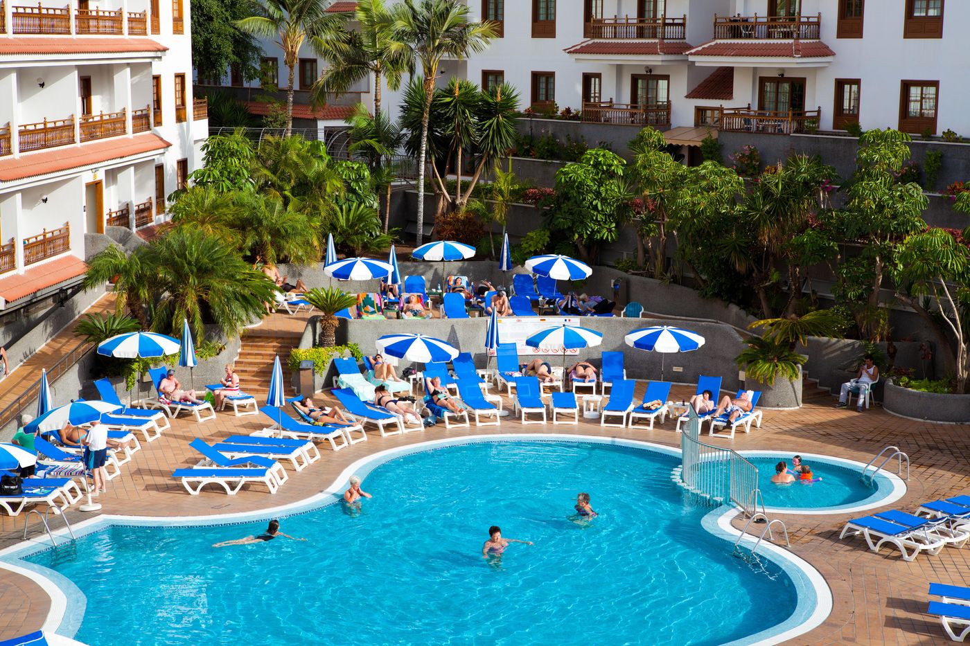 Apartamentos-Casablanca-Pool-2