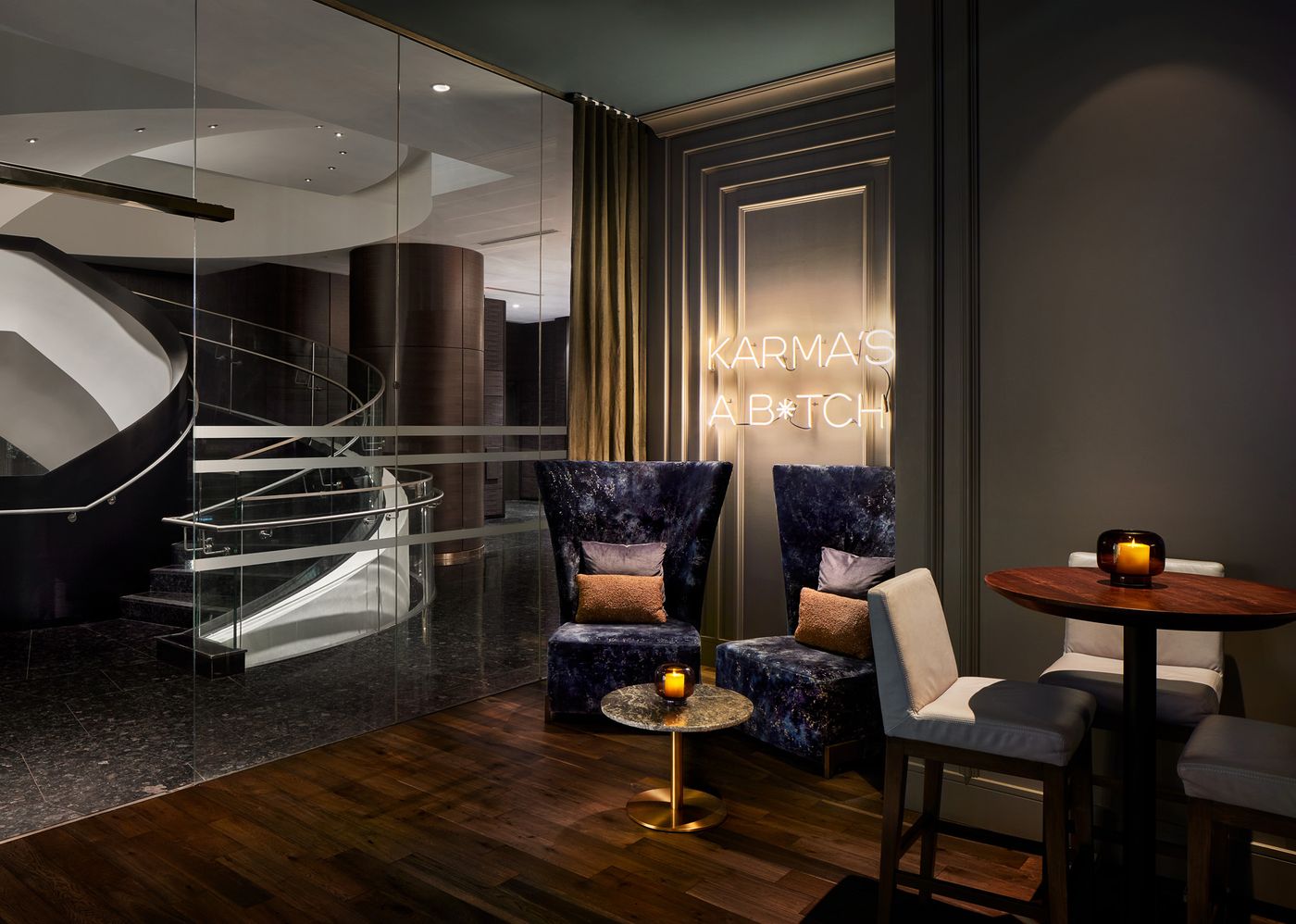 Paradox-Hotel-Vancouver-Restaurant-23