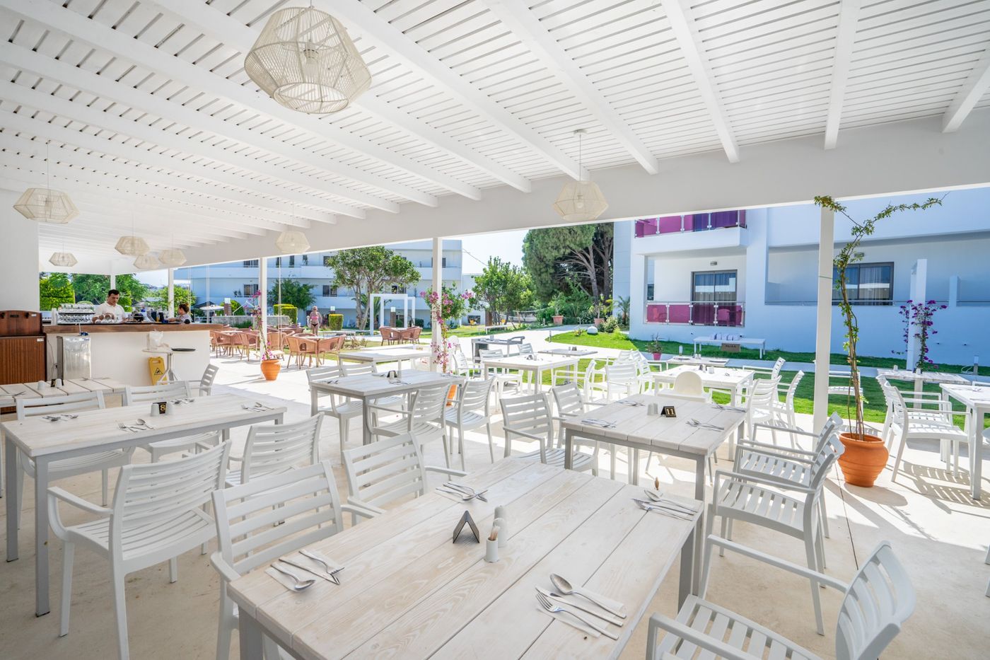 Stamos-Hotel-Restaurant-19