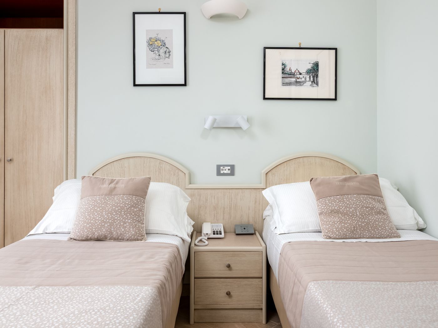 Comfort-Hotel-Gardenia-Sorrento-Coast-Room-52