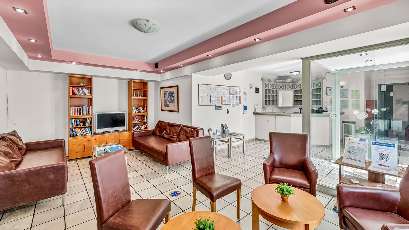 Marilisa-Hotel-Lobby-23