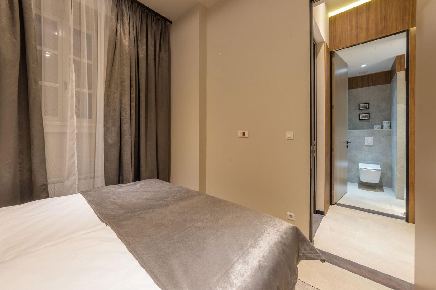 Dezman Luxury Center-Croatia-Zagreb-Room-8