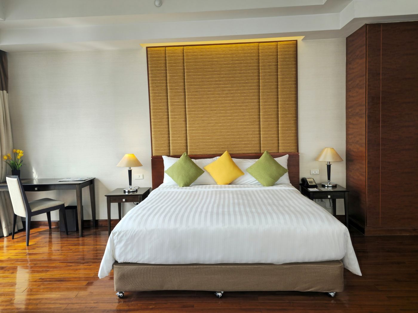 Column-Bangkok-Room-26