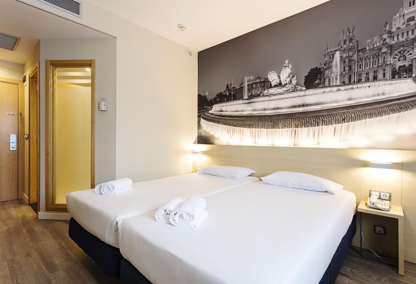 B-B----Hotel-Madrid-Airport-T1-T2-T3-Room-6