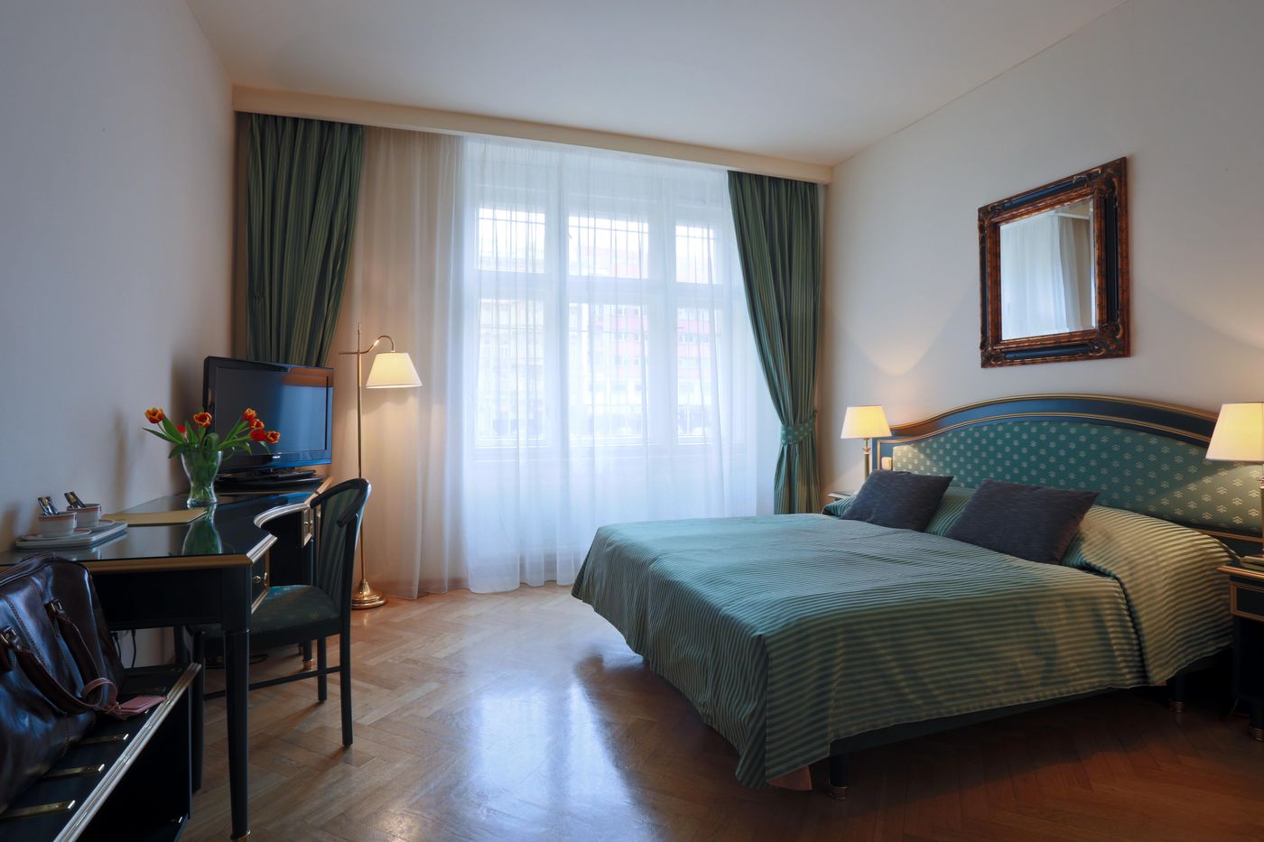 Elysee-Hotel-Room-15