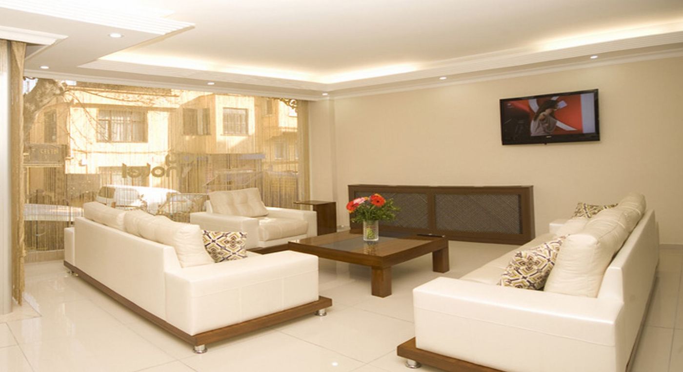 May-Hotel-Istanbul-Lobby-14