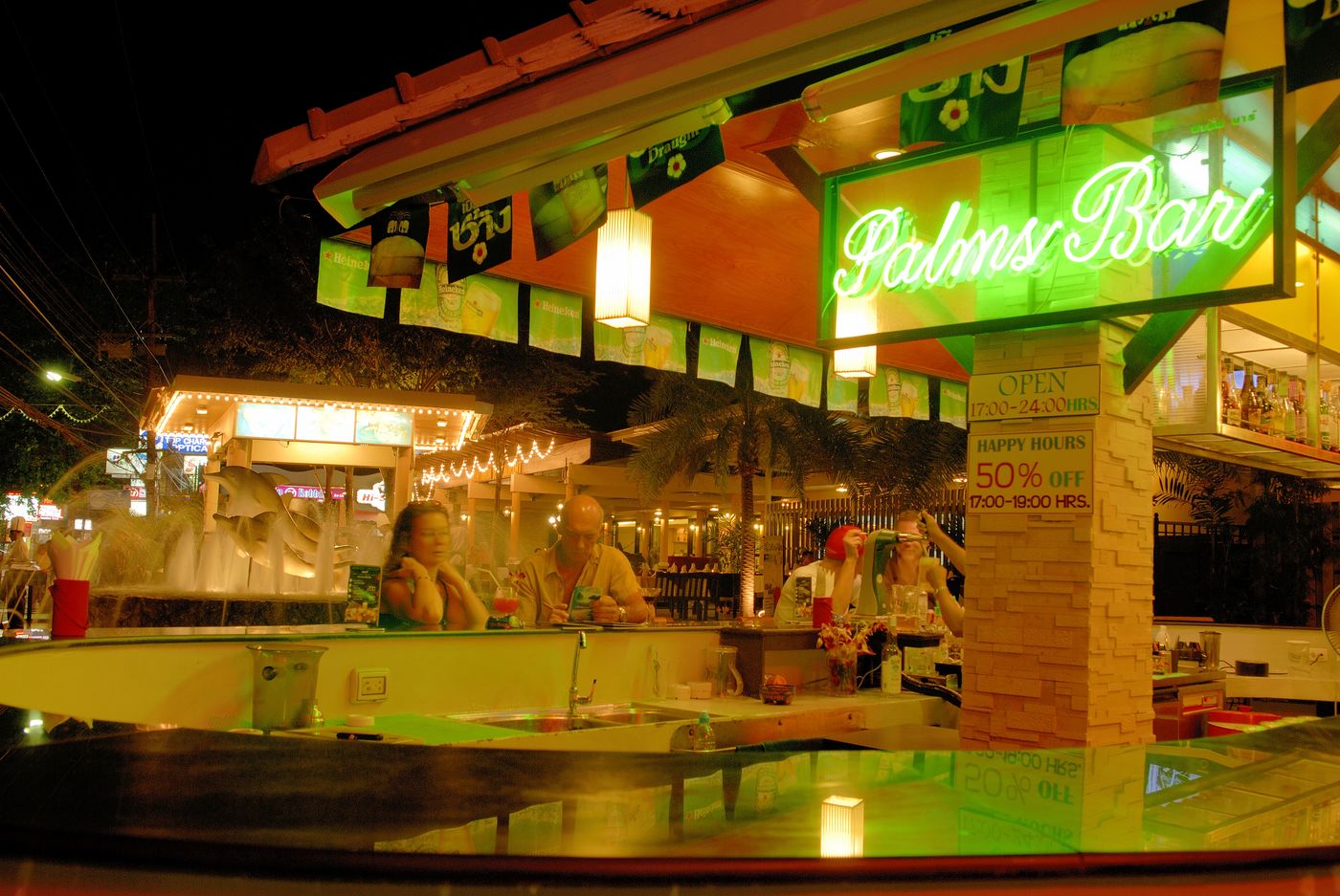 Thara-Patong-Beach-Resort-Bar-23