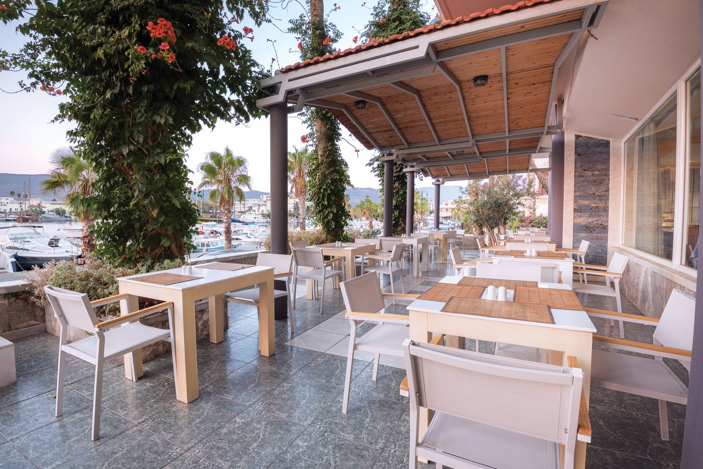 Kosta-Palace-Restaurant-13