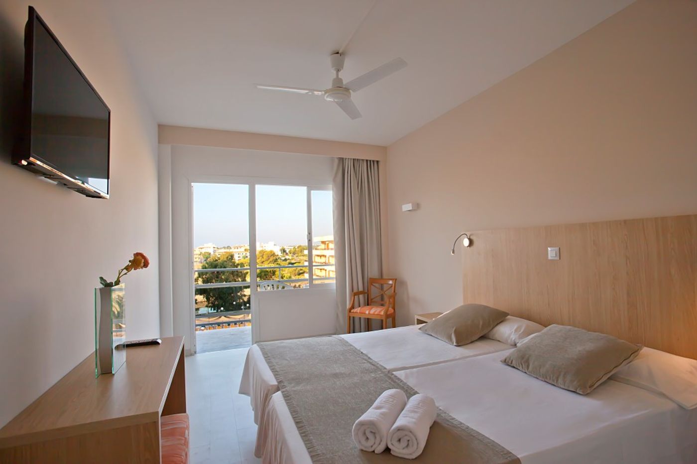 Playamar Hotel and Apartments