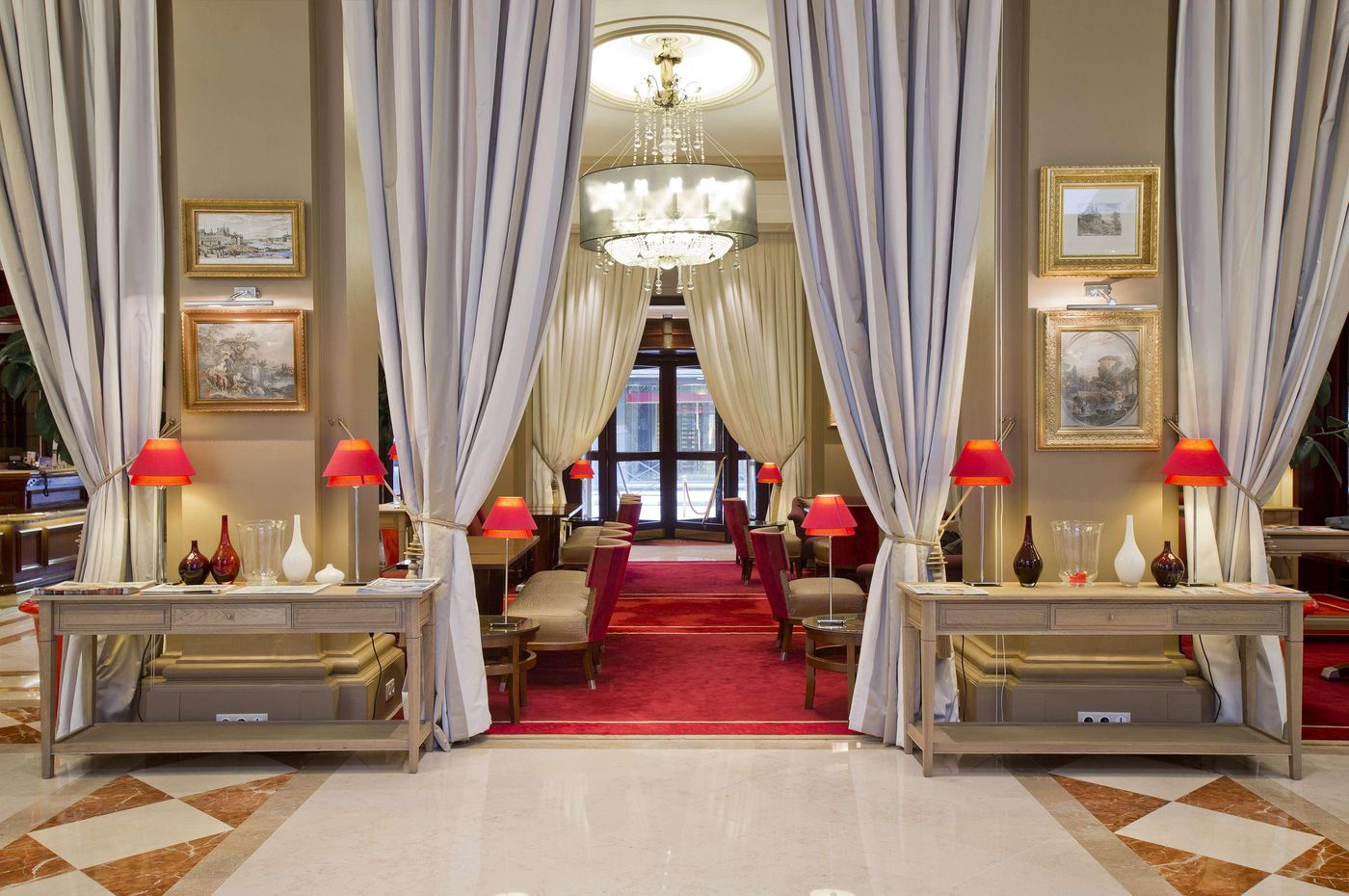 California-Paris-Champs-Elys----es-Room-2