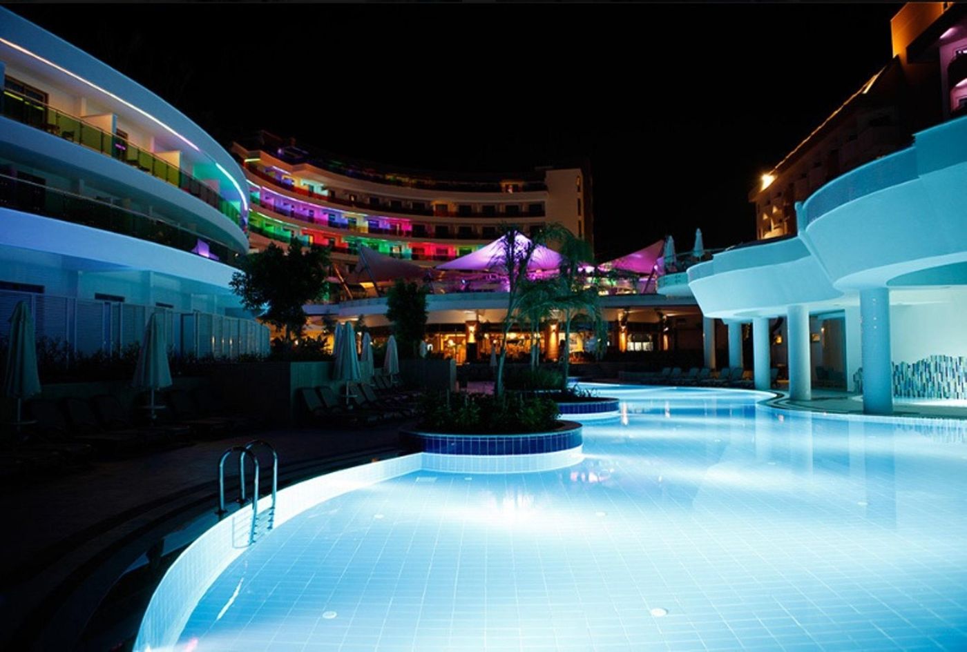 Long-Beach-Harmony-Pool-16