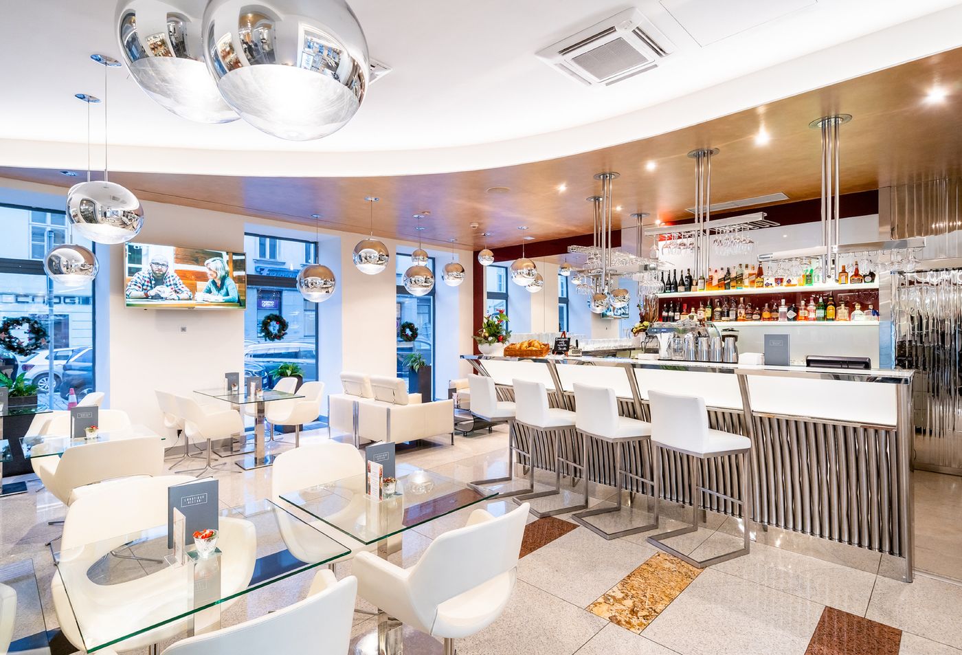 Grandium-Hotel-Prague-Bar-10