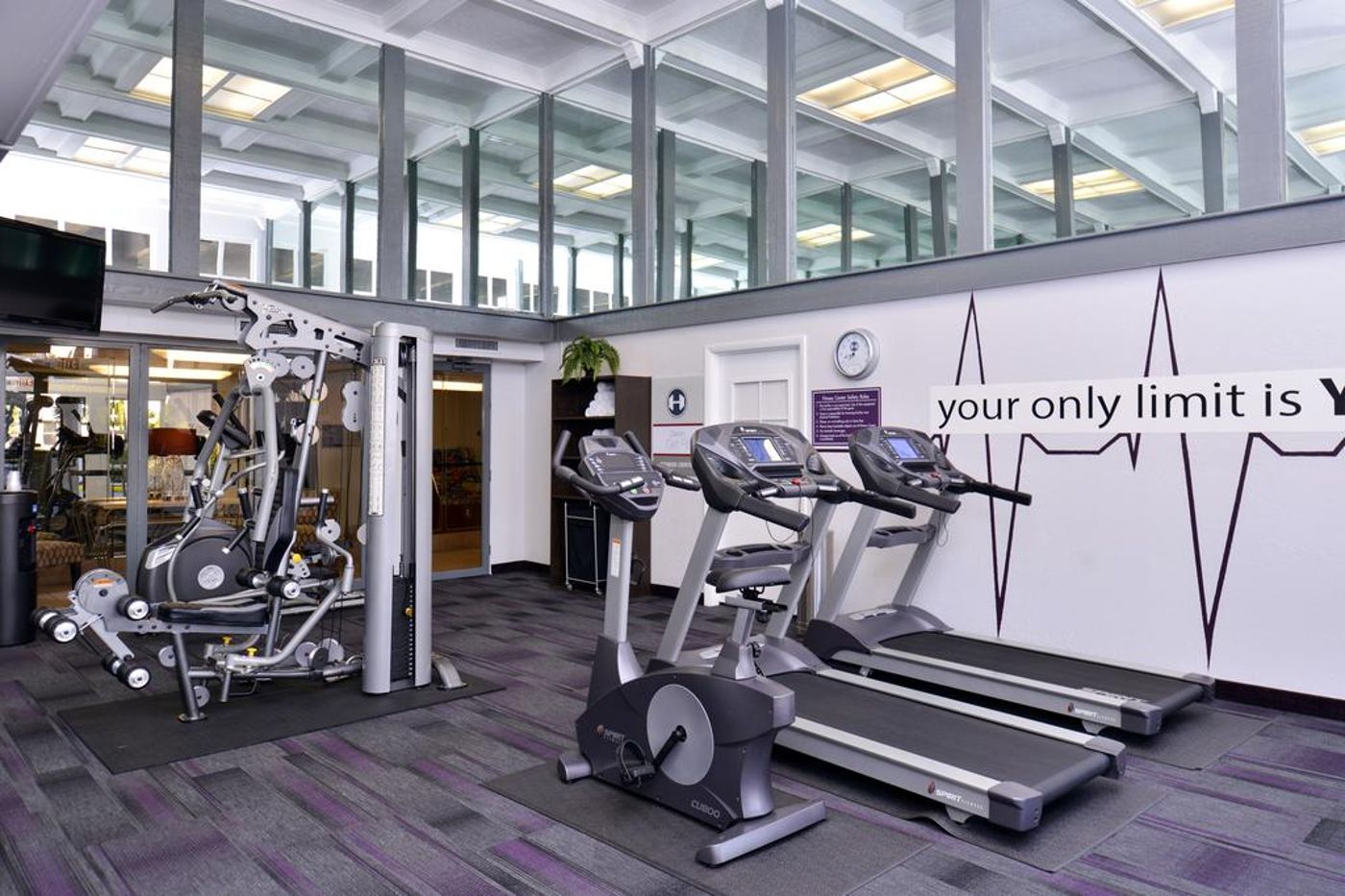 Clarion Inn and Suites Orlando Universal