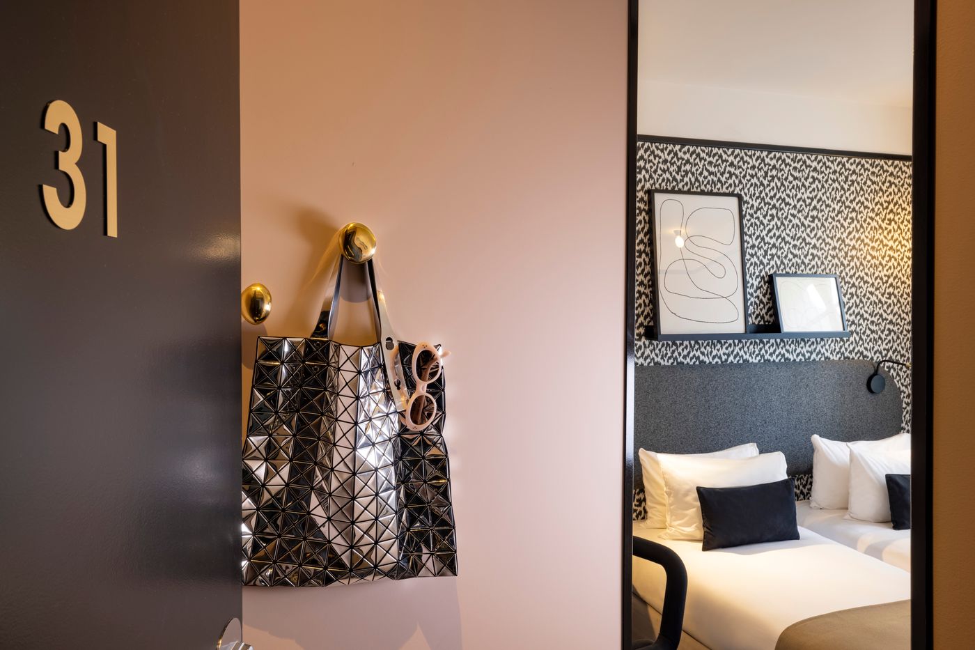 Au-Palais-de-Chaillot-Room-27