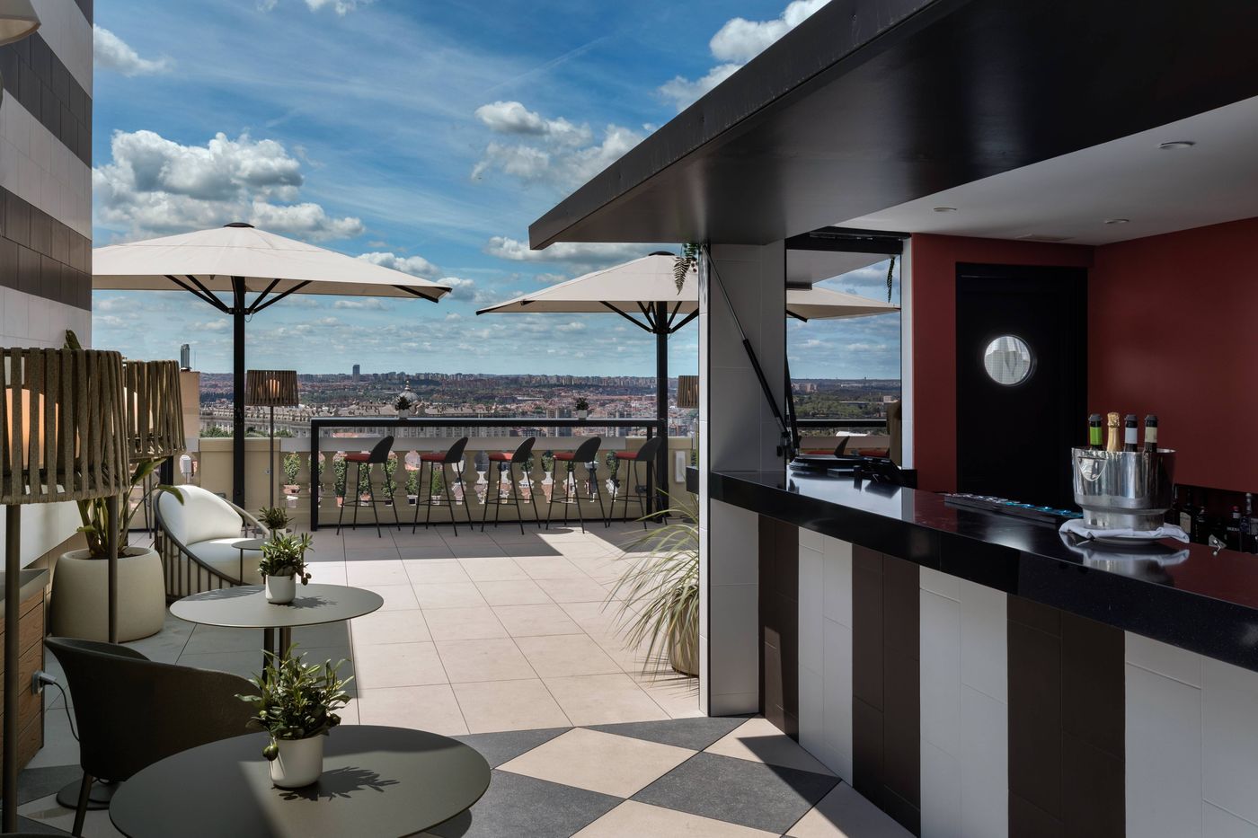 Senator-Gran-V----a-70-Spa-Terrace-52