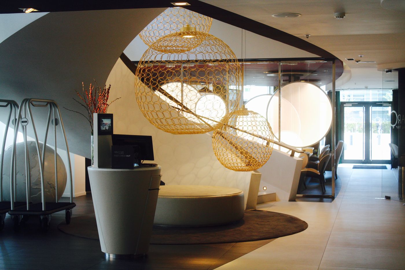 Pullman-Brussels-Centre-Midi-Lobby-16