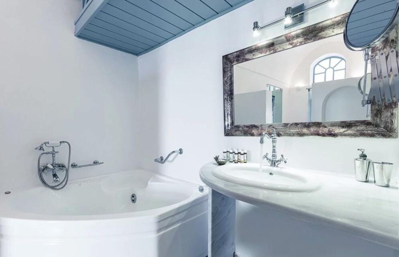 La-Maltese-Private-House-Room-10