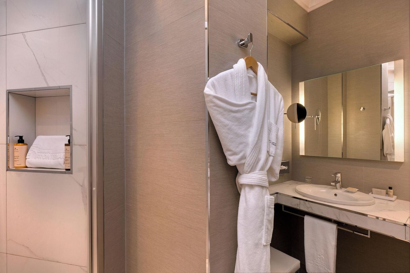 Chateau-Frontenac-Room-43