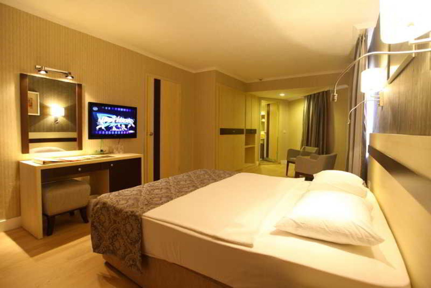 Taksim-International-Obakoy-Hotel-Room-15