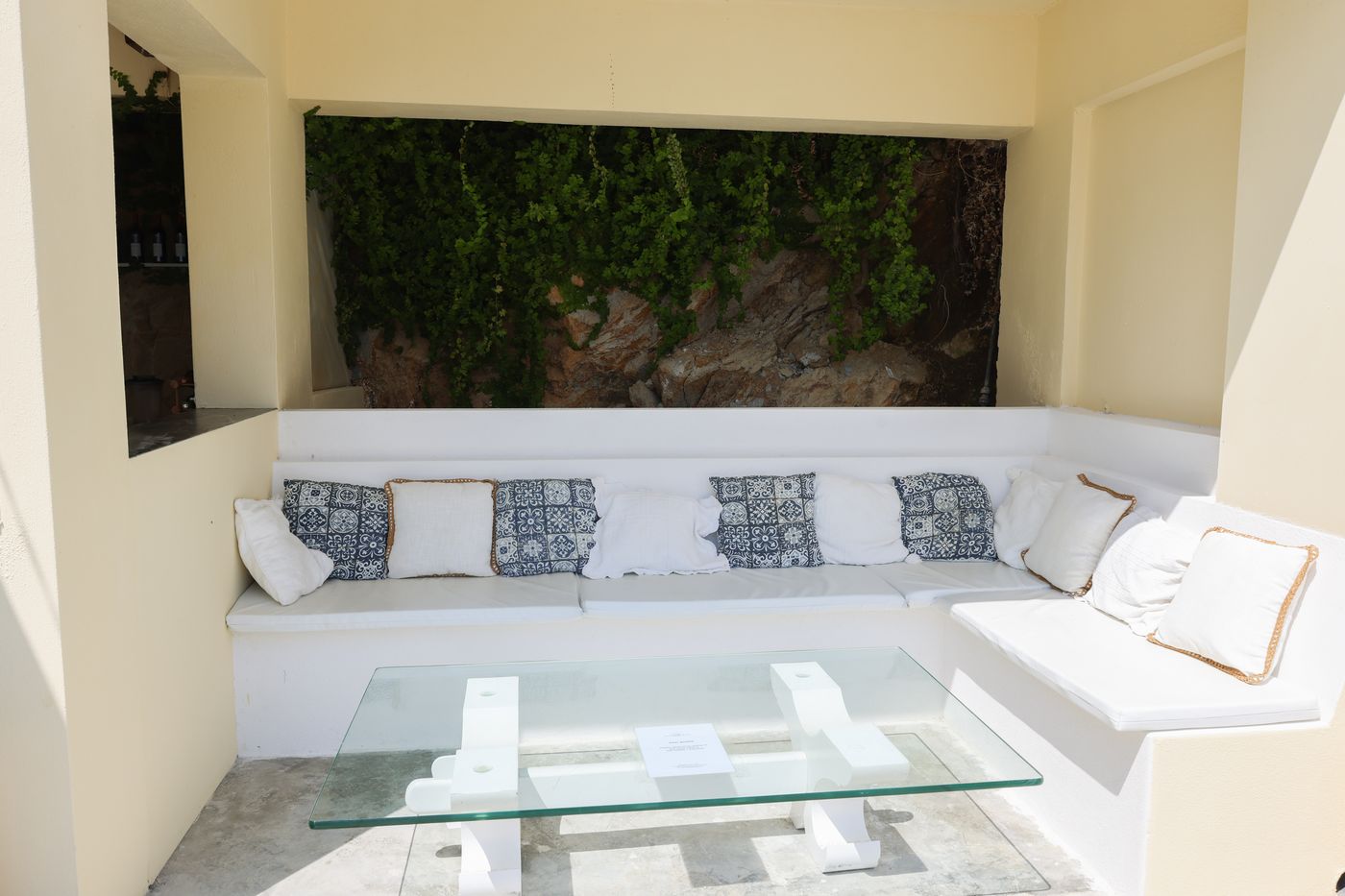 Kanapitsa-Mare-Bar-75