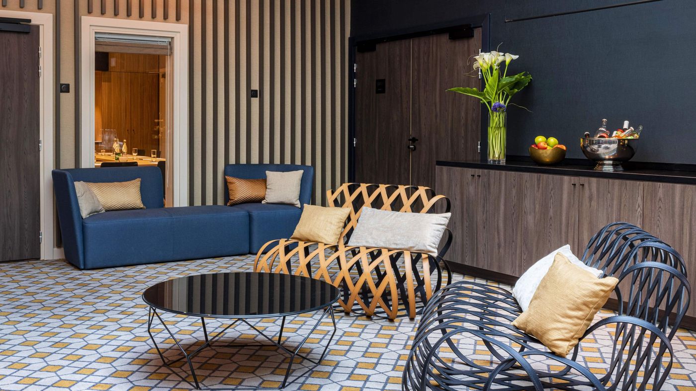 Crowne-Plaza-Nice-Grand-Arenas-Lobby-41