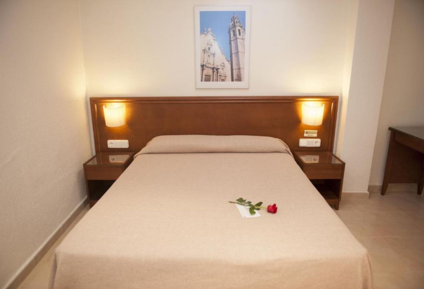 Lloyds-Beach-Club-Room-25