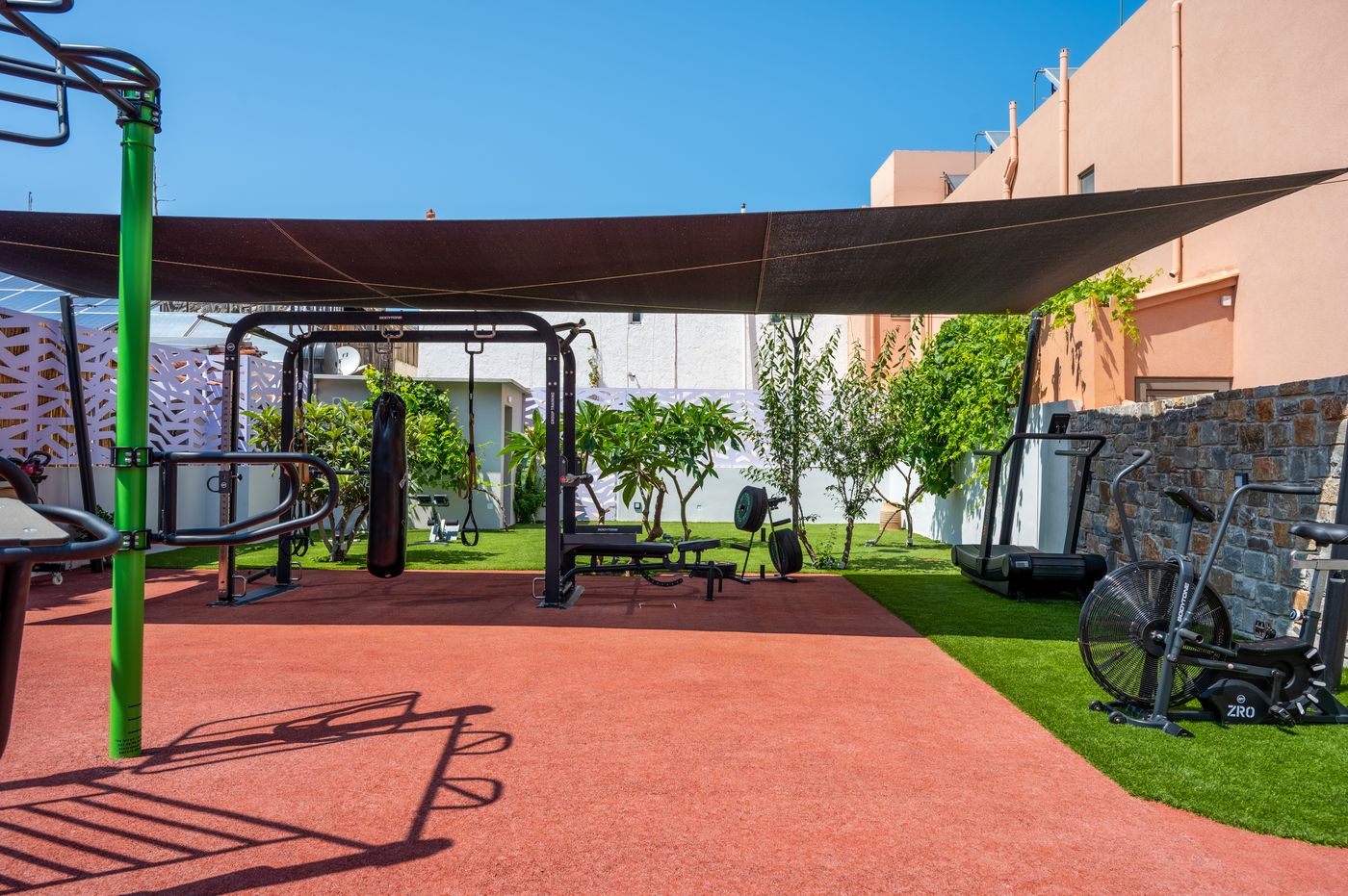 High Beach White - Adults Only