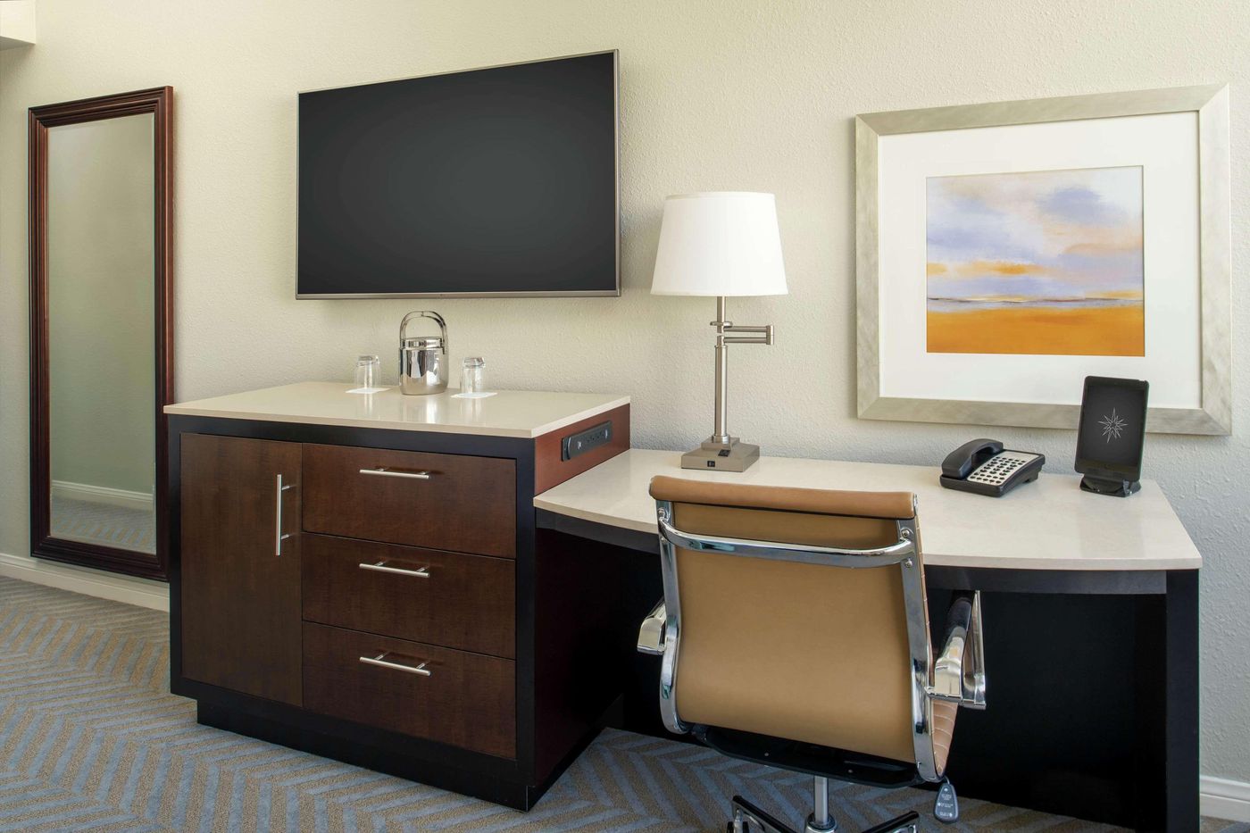 Beverly-Hilton-Room-50