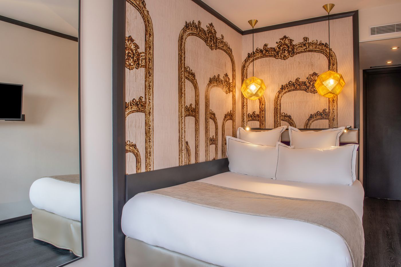 Hotel-Yllen-Eiffel-Room-21