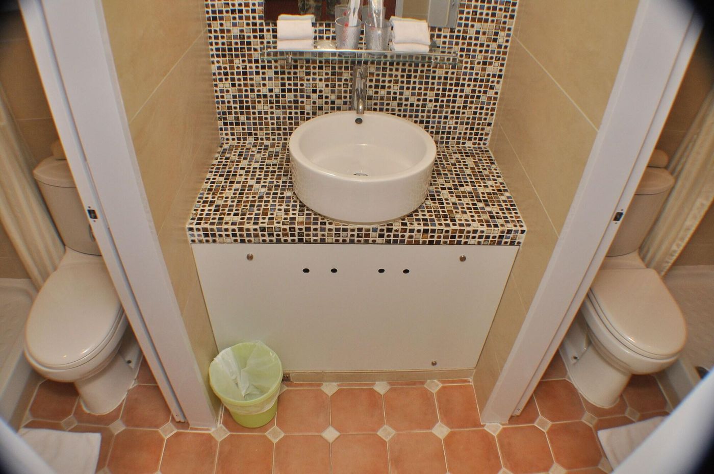 B-B-Cheung-Chau-Room-16