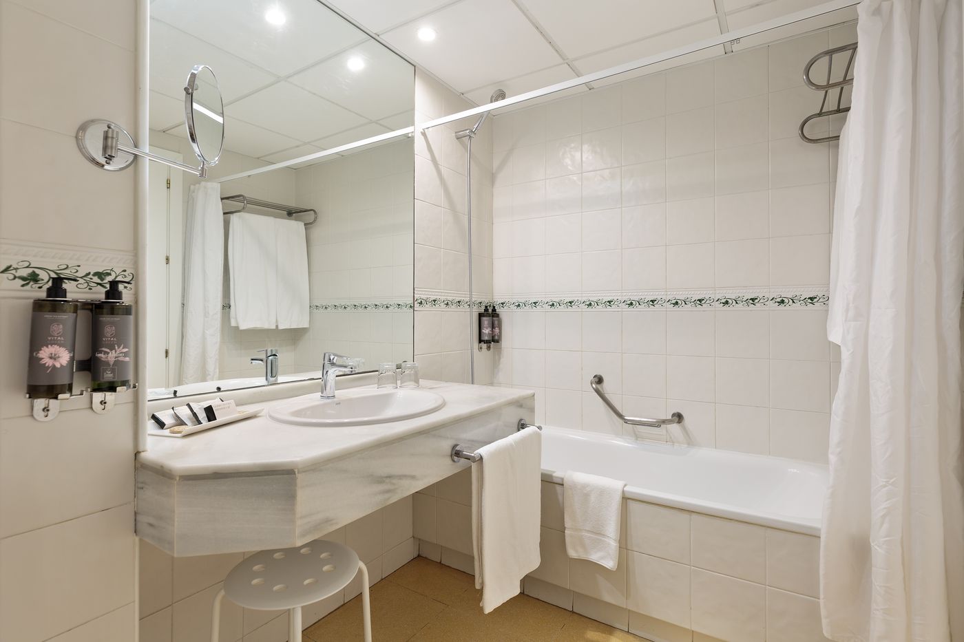 Best-Roquetas-Room-33