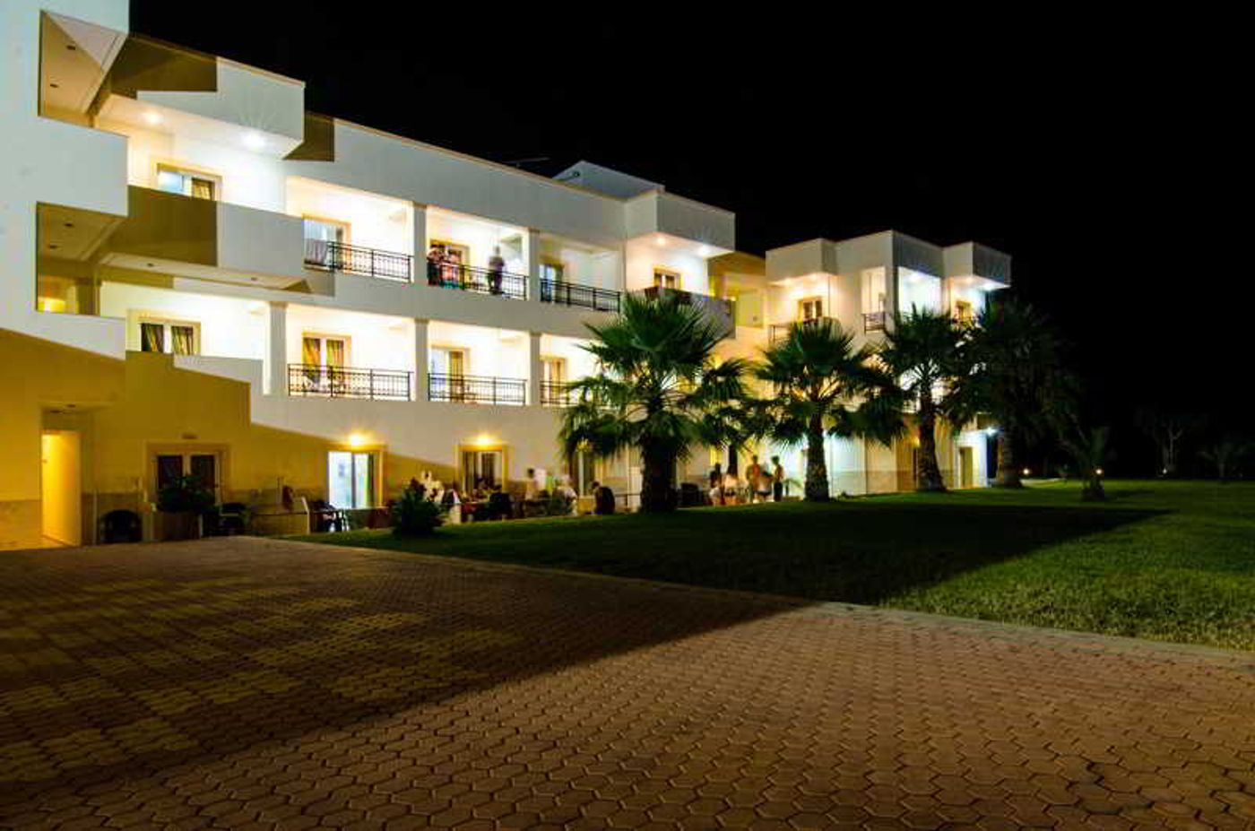 Real-Palace-Hotel---Studios-General-view-14