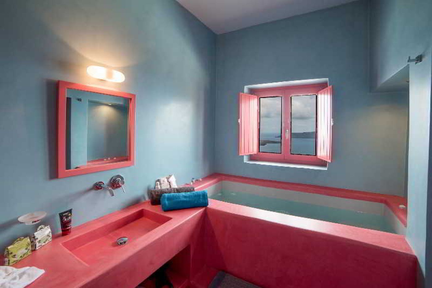 Santorini-Royal-Suites-Room-11