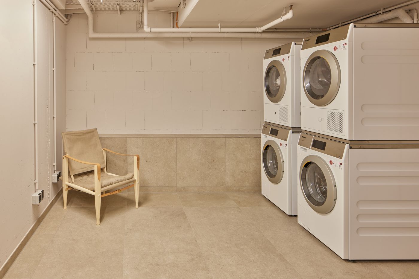 Locke-at-East-Side-Gallery--Friedrichshain-General-view-6