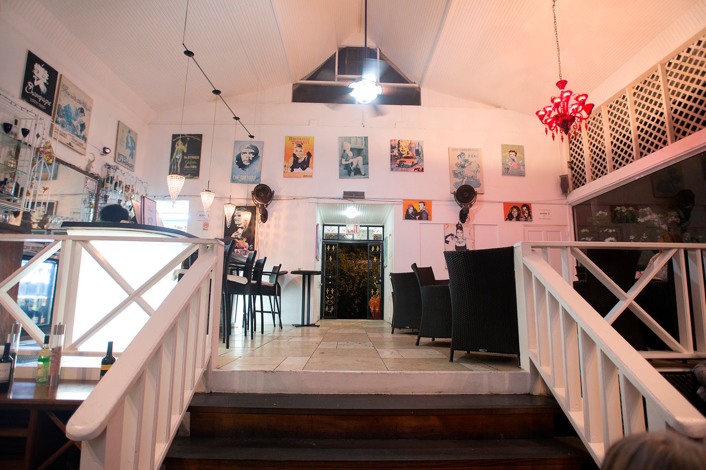 Half-Moon-Blue-Restaurant-14