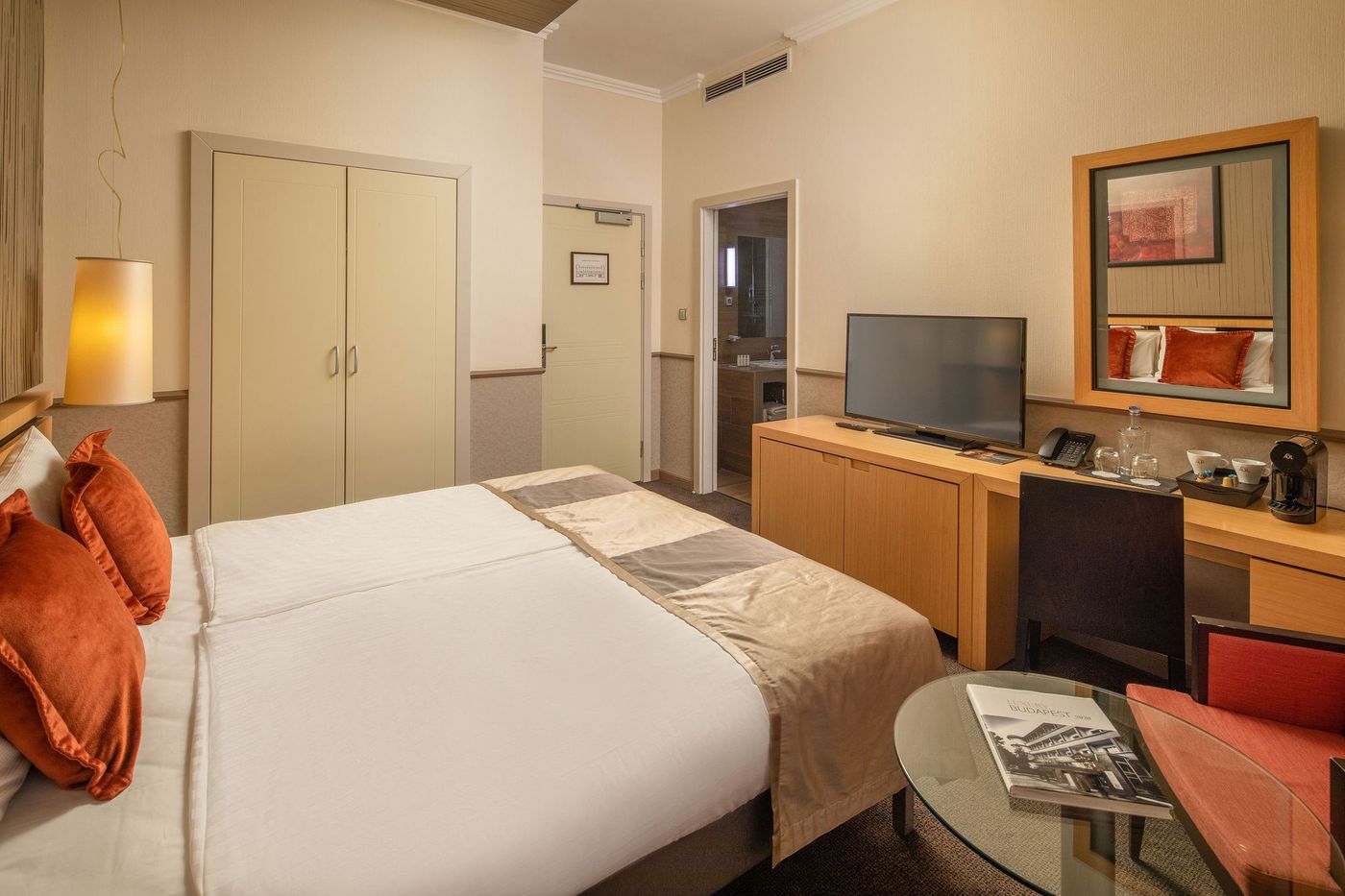 Mamaison-Hotel-Andrassy-Budapest-Room-4