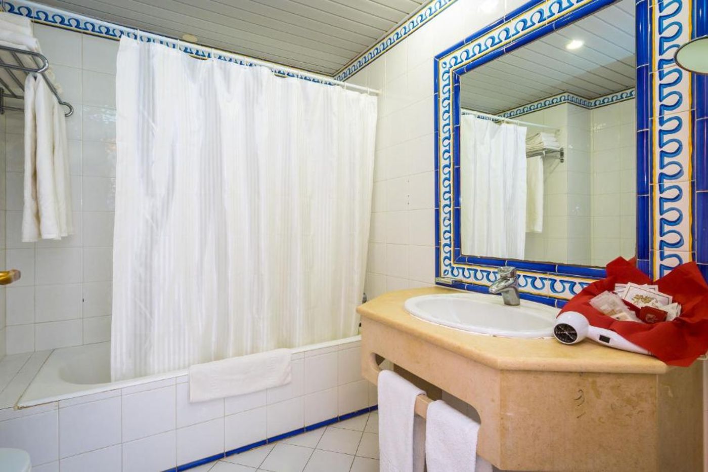 Monica-Isabel-Beach-Club-Room-24