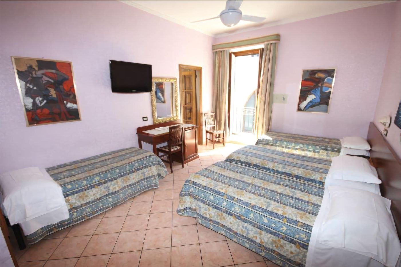 Hotel-Marisa-Room-23