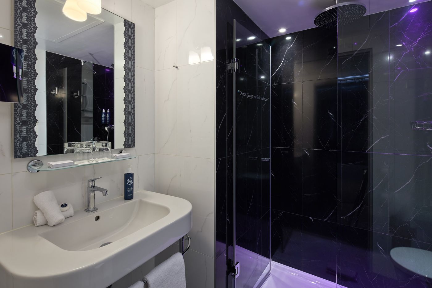 Les-Plumes-Hotel-Room-28